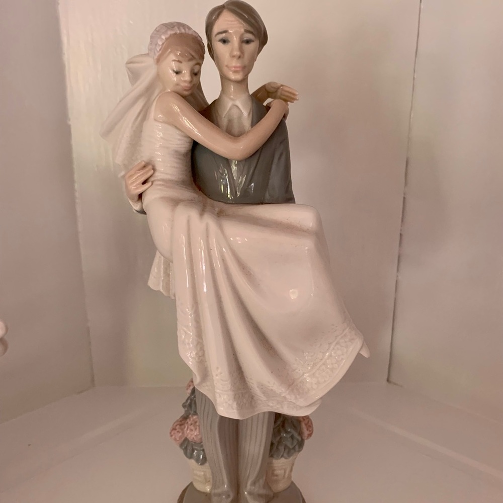 Lladro Al Fin Solos Over the Threshold Groom Carrying Bride Figurine Spain